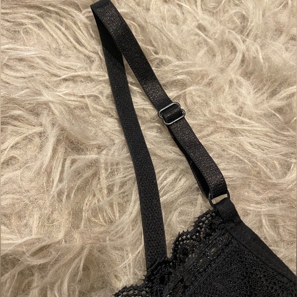 Veil and Lace Night Gown - Picture 3 of 12